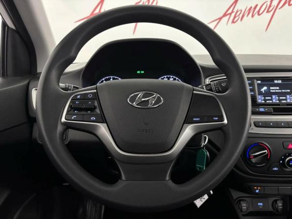 Hyundai Solaris II Рестайлинг с пробегом 2022 года, цена 1 499 000 рублей, 70117 км, седан, Автокод Объявления