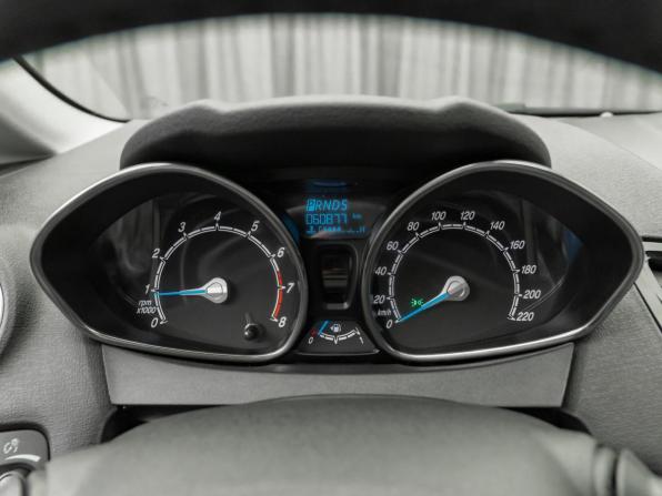 Ford Fiesta Mk6 Рестайлинг с пробегом 2015 года, цена 1 030 000 рублей, 60877 км, хэтчбек, Автокод Объявления