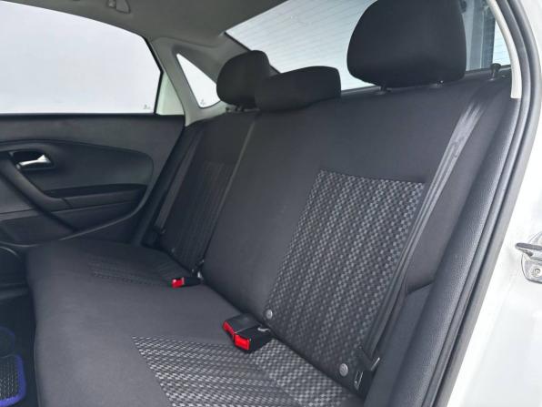 Volkswagen Polo V Рестайлинг с пробегом 2019 года, цена 955 000 рублей, 125700 км, седан, Автокод Объявления
