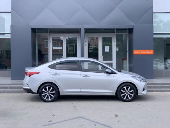 Hyundai Solaris II Рестайлинг с пробегом 2021 года, цена 1 395 000 рублей, 109000 км, седан, Автокод Объявления