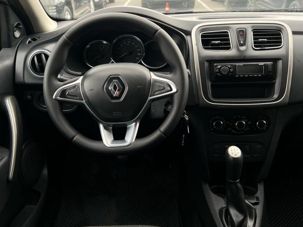 Renault Logan II Рестайлинг с пробегом 2018 года, цена 575 000 рублей, 178000 км, седан, Автокод Объявления