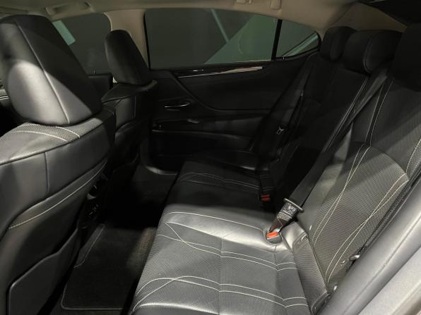 Lexus ES VII с пробегом 2018 года, цена 3 530 000 рублей, 117000 км, седан, Автокод Объявления