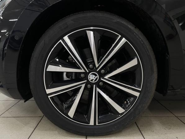 Skoda Superb III Рестайлинг с пробегом 2025 года, цена 3 280 000 рублей, 26 км, лифтбек, Автокод Объявления