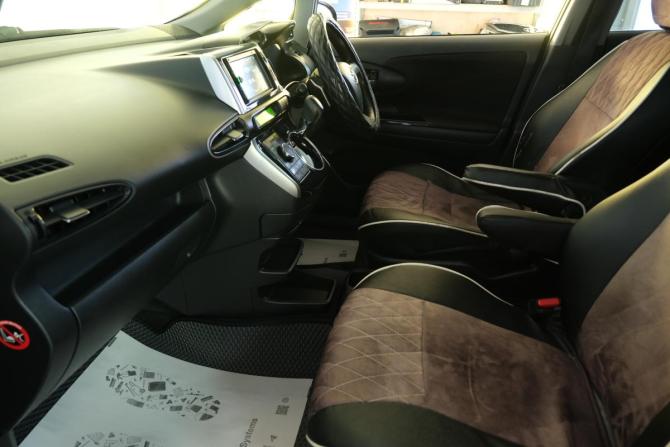 Toyota Wish II Рестайлинг с пробегом 2012 года, цена 1 299 000 рублей, 151000 км, минивэн, Автокод Объявления