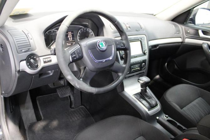 Skoda Octavia II (A5) Рестайлинг с пробегом 2012 года, цена 579 000 рублей, 419377 км, лифтбек, Автокод Объявления