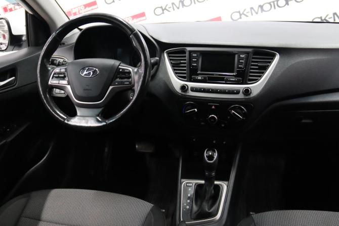Hyundai Solaris II с пробегом 2018 года, цена 1 355 550 рублей, 142720 км, седан, Автокод Объявления