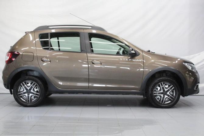 Renault Sandero II Рестайлинг с пробегом 2019 года, цена 1 199 000 рублей, 66970 км, хэтчбек, Автокод Объявления