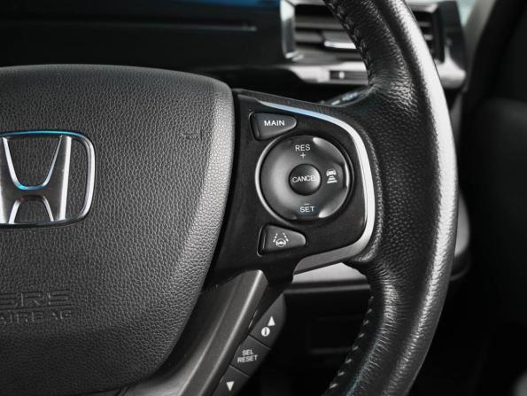 Honda Stepwgn V с пробегом 2015 года, цена 1 989 000 рублей, 104698 км, минивэн, Автокод Объявления
