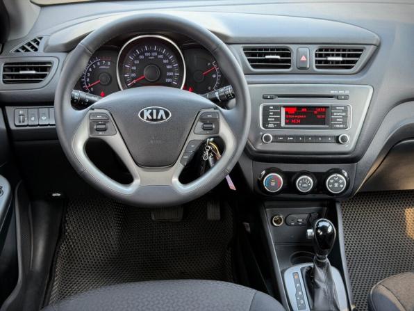 Kia Rio III Рестайлинг с пробегом 2015 года, цена 980 000 рублей, 98102 км, седан, Автокод Объявления