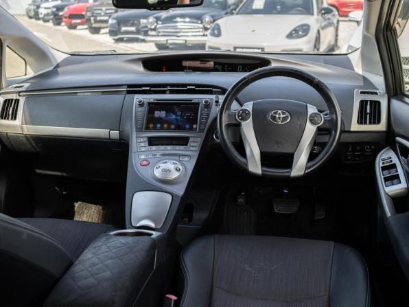 Toyota Prius III Рестайлинг (XW30) с пробегом 2012 года, цена 1 199 000 рублей, 282408 км, лифтбек, Автокод Объявления