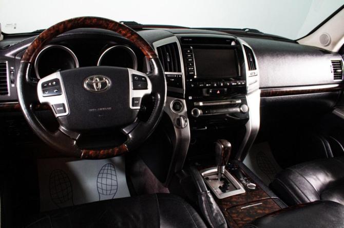 Toyota Land Cruiser 200 Series Рестайлинг 1 с пробегом 2012 года, цена 3 249 515 рублей, 253852 км, внедорожник, Автокод Объявления