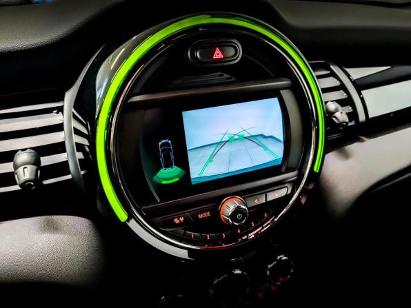 Mini Hatch III (F55/F56) Рестайлинг с пробегом 2021 года, цена 2 250 000 рублей, 77313 км, хэтчбек, Автокод Объявления