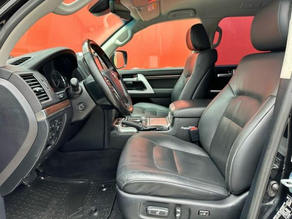 Toyota Land Cruiser 200 Series Рестайлинг 2 с пробегом 2018 года, цена 5 850 000 рублей, 211040 км, внедорожник, Автокод Объявления