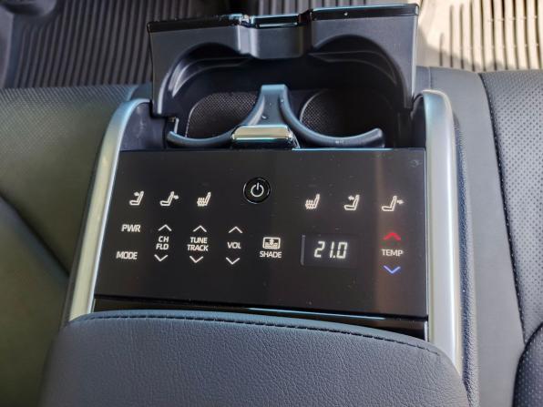 Toyota Camry VIII (XV70) Рестайлинг с пробегом 2021 года, цена 3 850 000 рублей, 39500 км, седан, Автокод Объявления