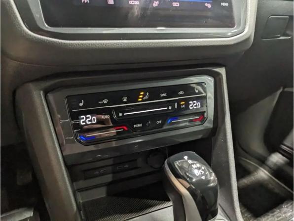 Volkswagen Tiguan II Рестайлинг с пробегом 2021 года, цена 2 420 000 рублей, 221426 км, внедорожник, Автокод Объявления