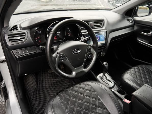 Kia Rio III Рестайлинг с пробегом 2017 года, цена 1 030 000 рублей, 122900 км, седан, Автокод Объявления
