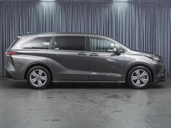 Toyota Sienna IV с пробегом 2021 года, цена 4 187 000 рублей, 81323 км, минивэн, Автокод Объявления
