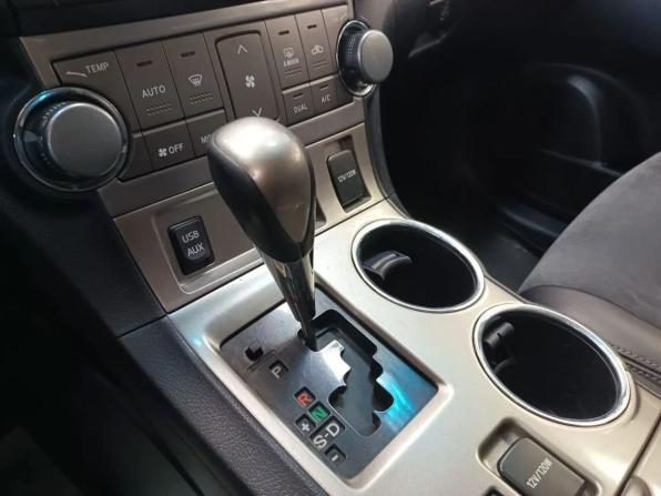 Toyota Highlander II (XU40) Рестайлинг с пробегом 2012 года, цена 1 740 000 рублей, 183300 км, внедорожник, Автокод Объявления