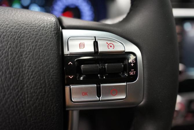 Kia Mohave I Рестайлинг с пробегом 2019 года, цена 3 590 000 рублей, 179711 км, внедорожник, Автокод Объявления