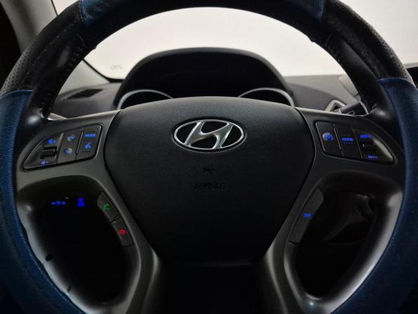 Hyundai ix35 I Рестайлинг с пробегом 2015 года, цена 1 360 000 рублей, 166061 км, внедорожник, Автокод Объявления