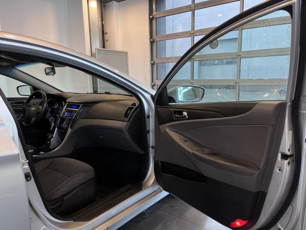 Hyundai Sonata VI (YF) с пробегом 2010 года, цена 860 000 рублей, 262012 км, седан, Автокод Объявления
