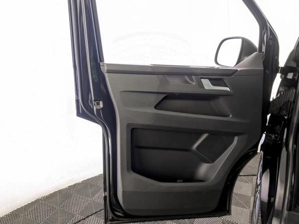 Volkswagen Multivan T6 Рестайлинг с пробегом 2021 года, цена 5 850 000 рублей, 111404 км, минивэн, Автокод Объявления
