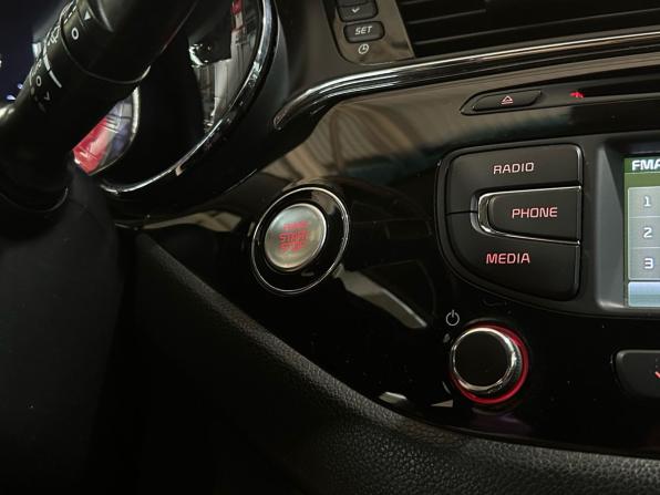 Kia Ceed II Рестайлинг с пробегом 2015 года, цена 1 249 000 рублей, 193225 км, хэтчбек, Автокод Объявления