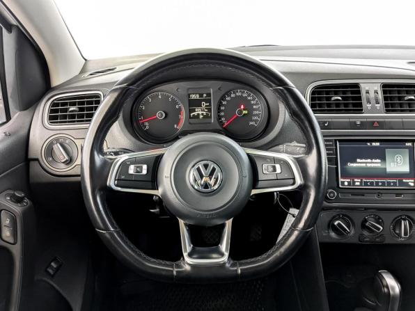 Volkswagen Polo V Рестайлинг с пробегом 2019 года, цена 1 345 000 рублей, 65570 км, седан, Автокод Объявления