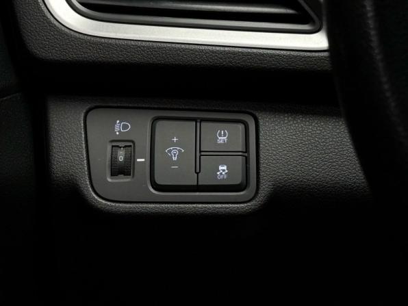Hyundai Solaris II с пробегом 2017 года, цена 1 299 000 рублей, 124796 км, седан, Автокод Объявления