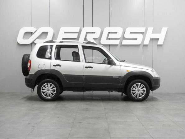 Chevrolet Niva I Рестайлинг с пробегом 2011 года, цена 619 000 рублей, 133039 км, внедорожник, Автокод Объявления