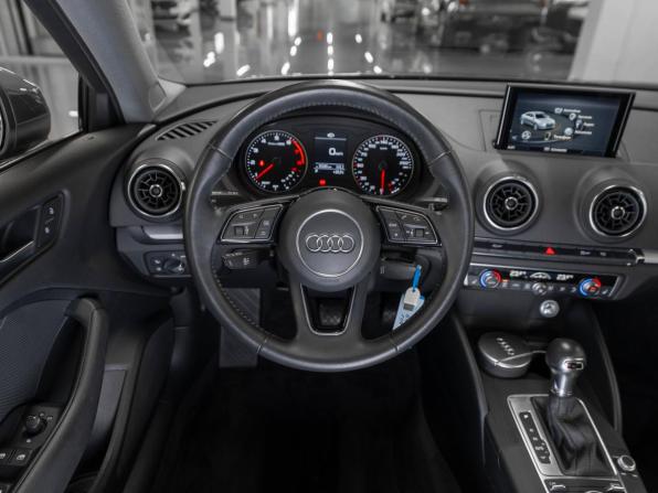 Audi A3 III (8V) Рестайлинг с пробегом 2018 года, цена 2 530 000 рублей, 35221 км, седан, Автокод Объявления