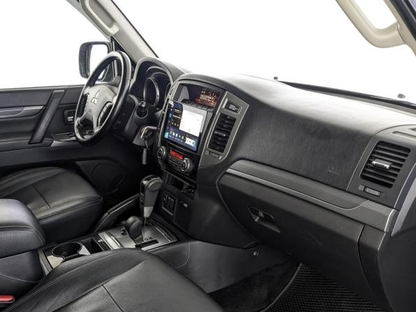Mitsubishi Pajero IV Рестайлинг 2 с пробегом 2015 года, цена 2 590 000 рублей, 141320 км, внедорожник, Автокод Объявления