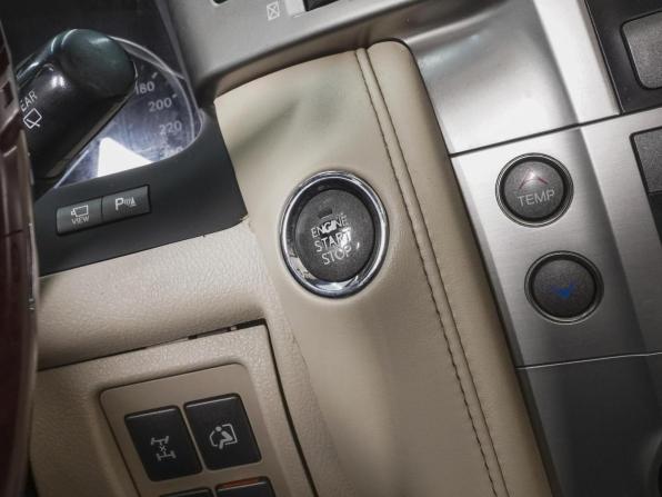 Lexus LX III Рестайлинг с пробегом 2013 года, цена 4 650 000 рублей, 317168 км, внедорожник, Автокод Объявления