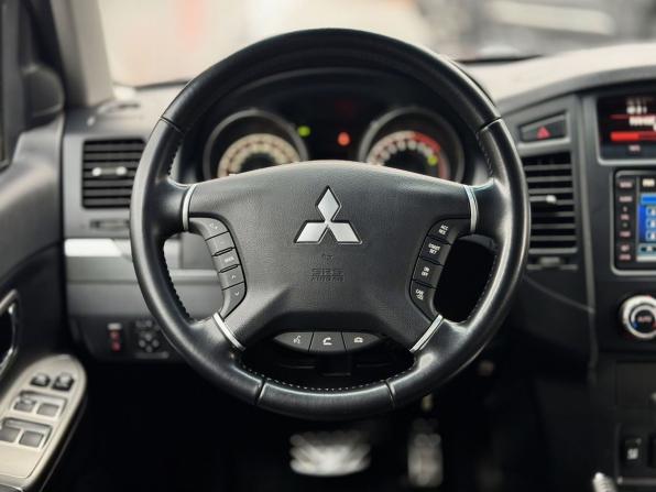 Mitsubishi Pajero IV Рестайлинг 1 с пробегом 2011 года, цена 2 100 000 рублей, 133024 км, внедорожник, Автокод Объявления