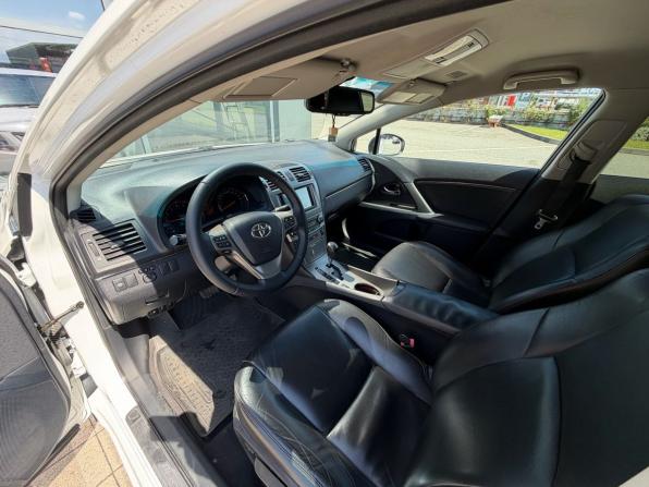 Toyota Avensis III Рестайлинг с пробегом 2011 года, цена 1 350 000 рублей, 189581 км, седан, Автокод Объявления