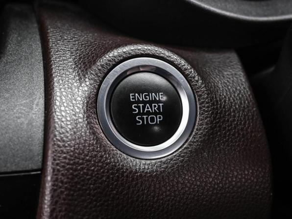 Toyota Yaris Cross с пробегом 2022 года, цена 2 389 000 рублей, 49285 км, внедорожник, Автокод Объявления