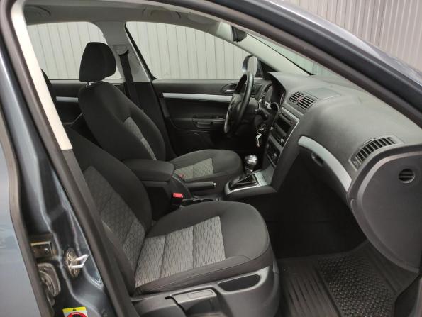 Skoda Octavia II (A5) Рестайлинг с пробегом 2011 года, цена 795 000 рублей, 127750 км, лифтбек, Автокод Объявления