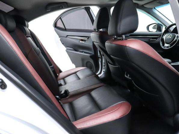 Lexus ES VI с пробегом 2015 года, цена 2 049 000 рублей, 192940 км, седан, Автокод Объявления