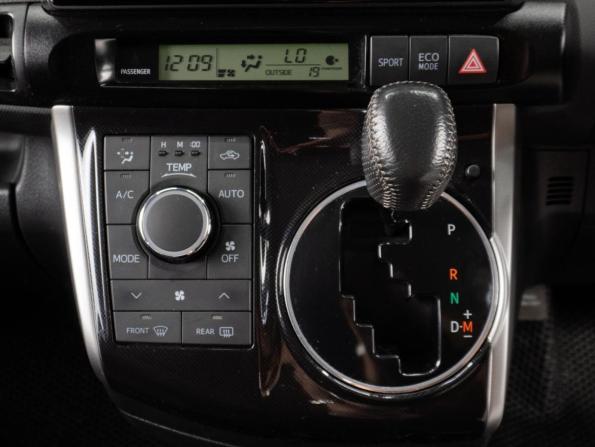 Toyota Wish II с пробегом 2012 года, цена 1 579 000 рублей, 174939 км, минивэн, Автокод Объявления
