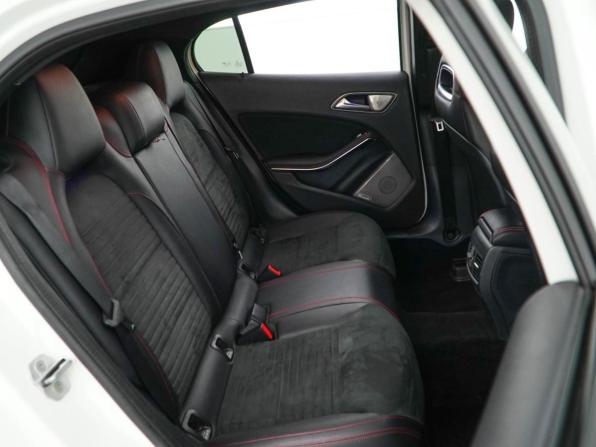 Mercedes-Benz GLA I (X156) Рестайлинг с пробегом 2017 года, цена 2 429 050 рублей, 130018 км, внедорожник, Автокод Объявления