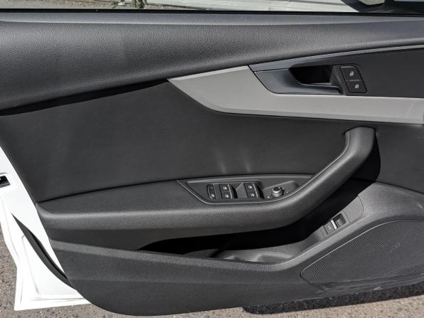Audi A4 V (B9) Рестайлинг с пробегом 2022 года, цена 3 655 000 рублей, 43272 км, седан, Автокод Объявления