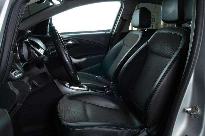 Opel Astra J Рестайлинг с пробегом 2012 года, цена 1 029 000 рублей, 159000 км, хэтчбек, Автокод Объявления