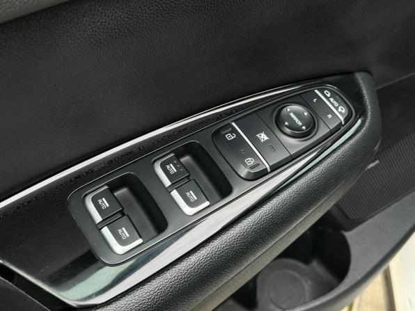 Kia Optima IV Рестайлинг с пробегом 2018 года, цена 1 800 000 рублей, 280000 км, седан, Автокод Объявления