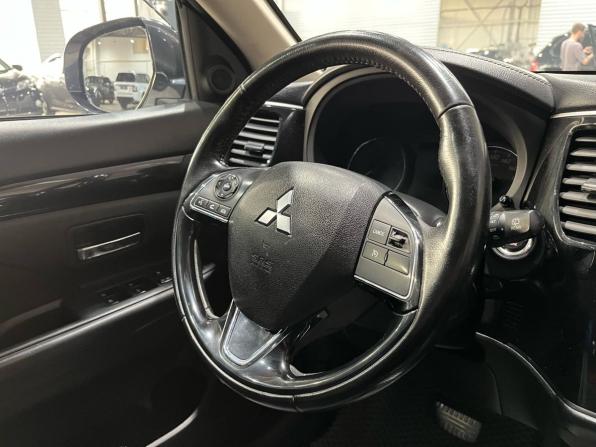 Mitsubishi Outlander III Рестайлинг 3 с пробегом 2020 года, цена 1 650 000 рублей, 168326 км, внедорожник, Автокод Объявления
