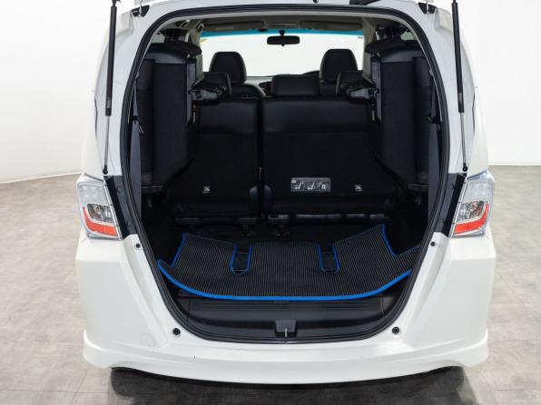 Honda Freed I Рестайлинг с пробегом 2012 года, цена 1 230 000 рублей, 103734 км, компактвэн, Автокод Объявления