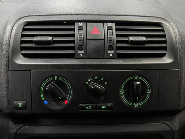 Skoda Fabia II Рестайлинг с пробегом 2012 года, цена 385 000 рублей, 160000 км, хэтчбек, Автокод Объявления