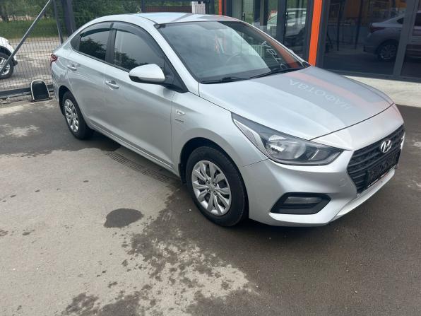 Hyundai Solaris II с пробегом 2019 года, цена 1 370 000 рублей, 128000 км, седан, Автокод Объявления