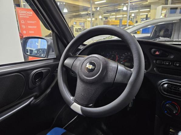 Chevrolet Niva I Рестайлинг с пробегом 2015 года, цена 739 000 рублей, 116435 км, внедорожник, Автокод Объявления