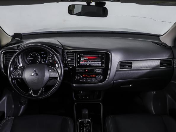 Mitsubishi Outlander III Рестайлинг 3 с пробегом 2018 года, цена 2 300 000 рублей, 108591 км, внедорожник, Автокод Объявления