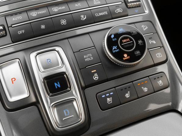 Hyundai Santa Fe IV Рестайлинг с пробегом 2023 года, цена 4 490 000 рублей, 22965 км, внедорожник, Автокод Объявления